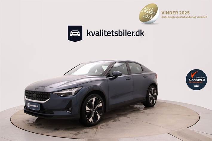 Blå Polestar 2 fra 2023 set udefra