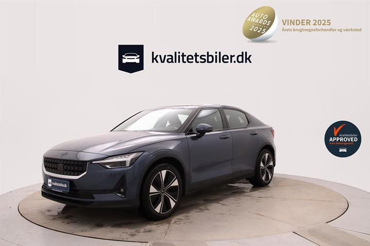 Blå Polestar 2 fra 2023 set udefra