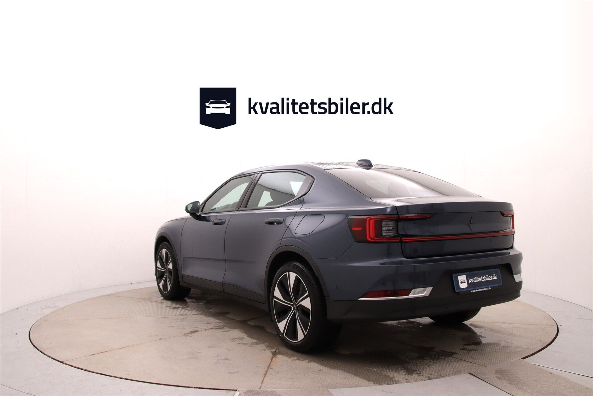 Blå Polestar 2 fra 2023