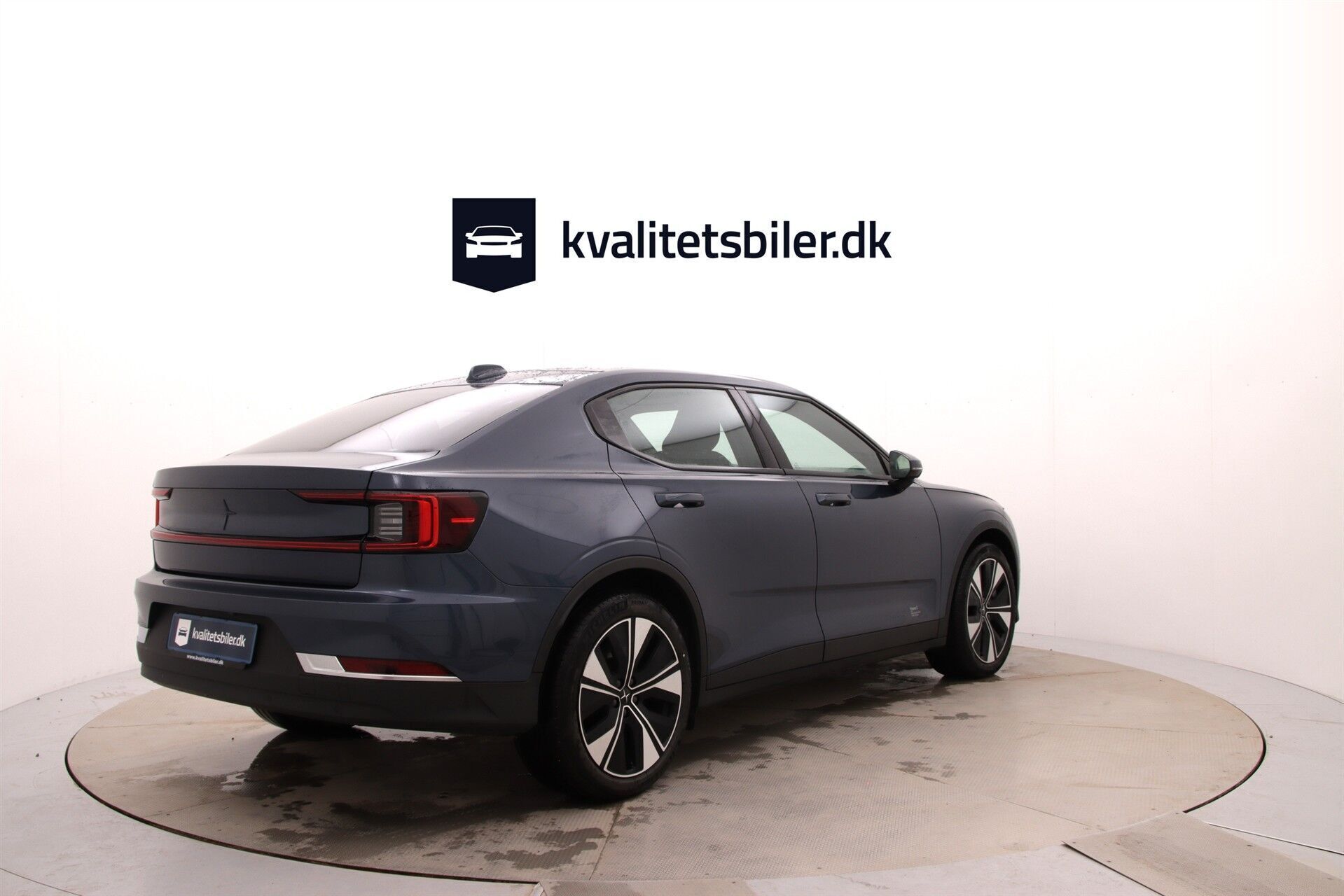 Blå Polestar 2 fra 2023