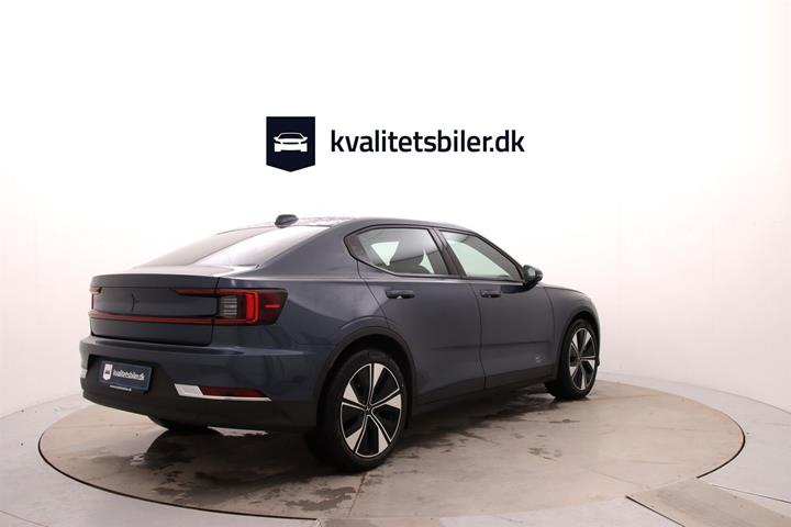 Blå Polestar 2 fra 2023