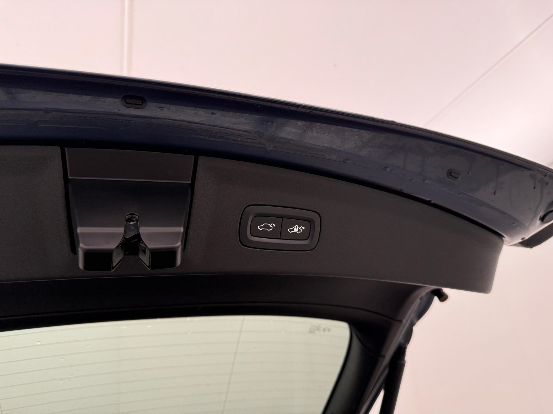 Blå Polestar 2 fra 2023