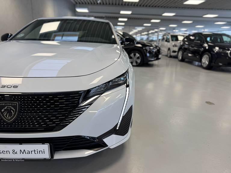 Peugeot E-308 EL First Edition 156HK 5d Aut.
