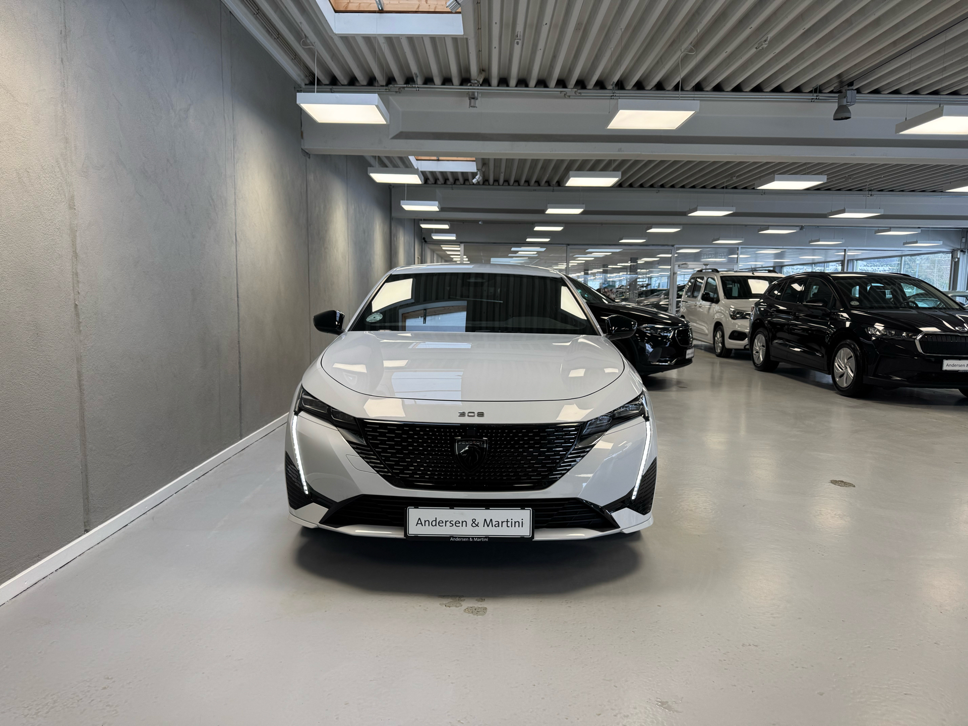 Hvid Peugeot E-308 fra 2023