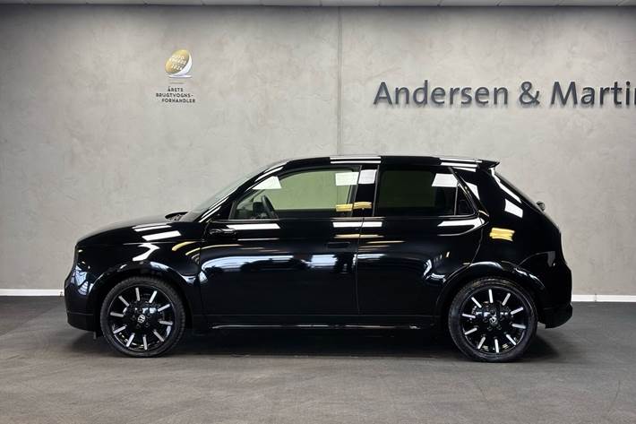 Sort Honda e fra 2021 set udefra