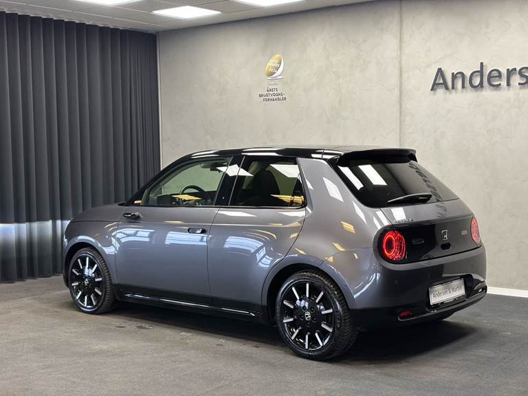 Honda e EL Advance CVT 154HK 5d Aut.