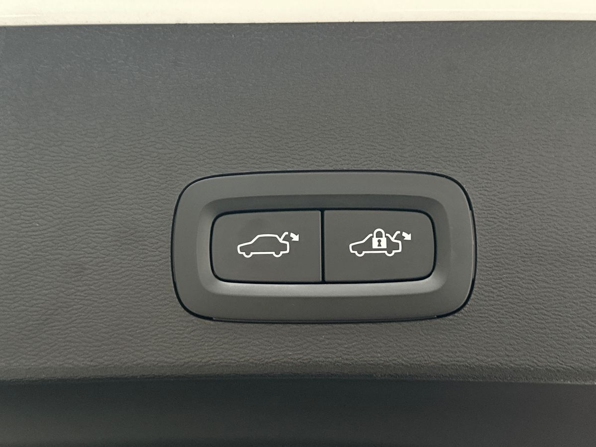 Hvid Volvo XC40 fra 2022