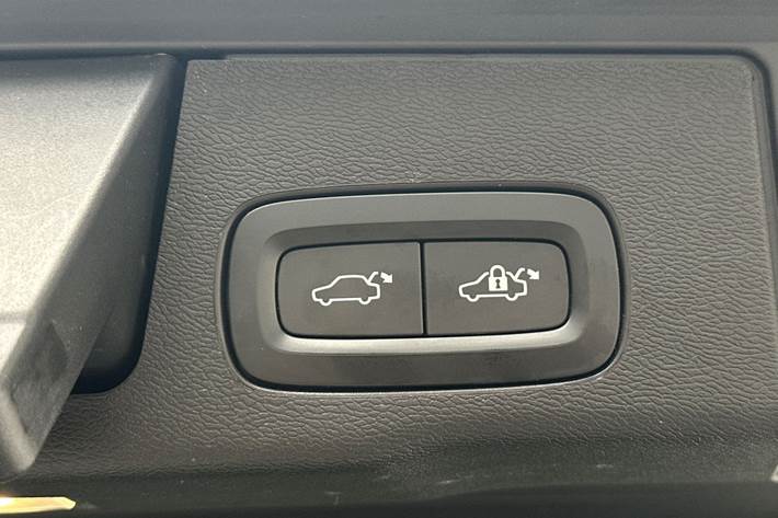 Hvid Volvo XC60 fra 2022