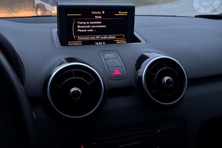 Sort Audi A1 Sportback fra 2012