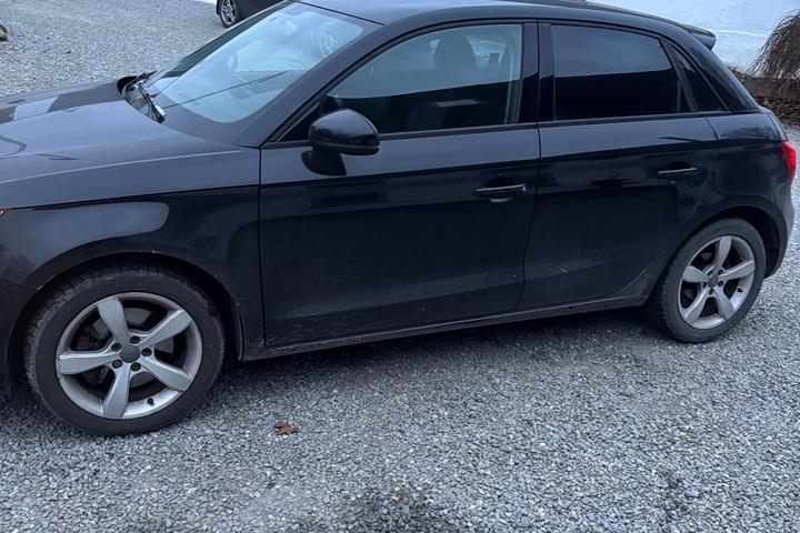 Sort Audi A1 Sportback fra 2012