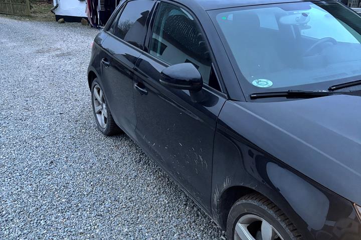 Sort Audi A1 Sportback fra 2012