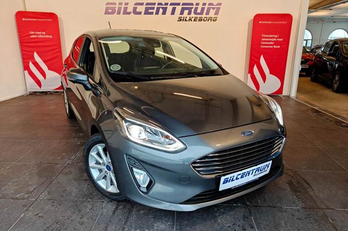 Grå Ford Fiesta fra 2018 set udefra