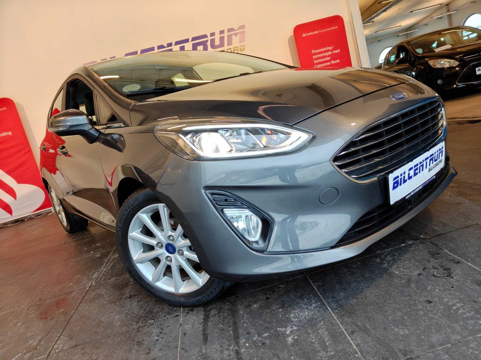 Grå Ford Fiesta fra 2018