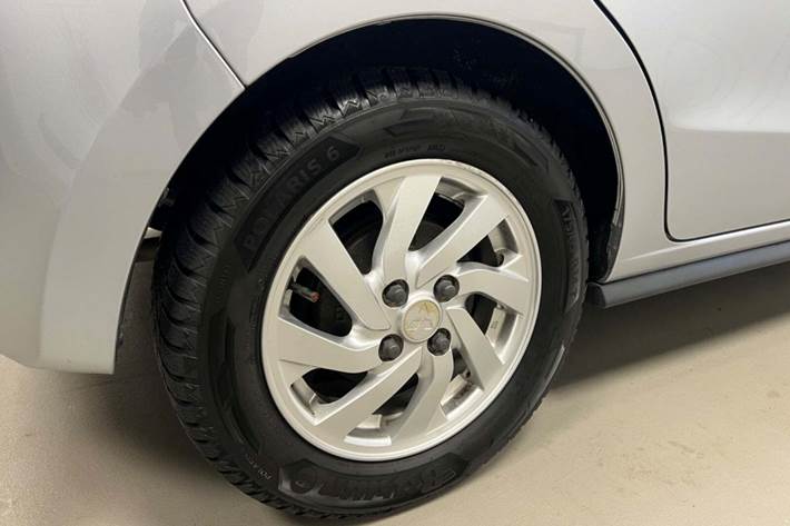 Sølv Mitsubishi Space Star fra 2016