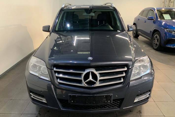 Grå Mercedes GLK220 fra 2011 set udefra