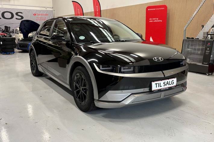 Sort Hyundai Ioniq 5 fra 2022 set udefra