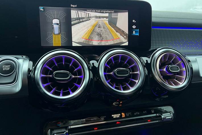 Hvid Mercedes EQB250+ fra 2023