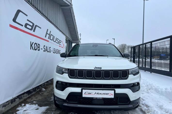 Hvid Jeep Compass fra 2021
