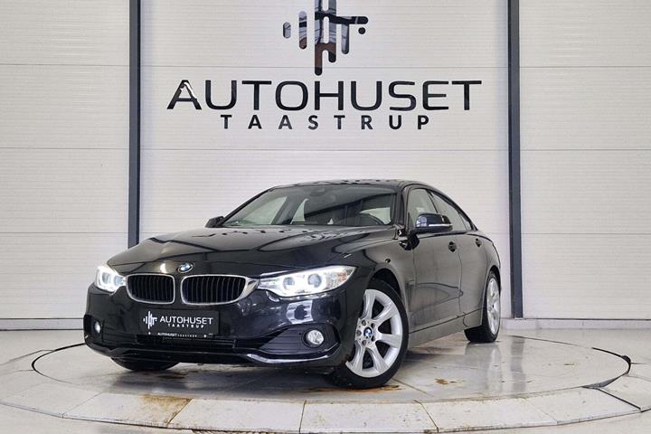 Sort BMW 420i fra 2015 set udefra