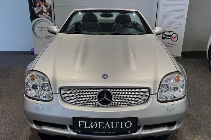 Sølv Mercedes SLK230 fra 1998