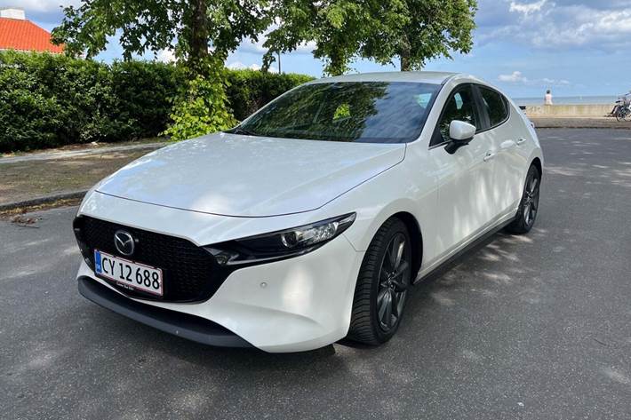 Hvid Mazda 3 fra 2019