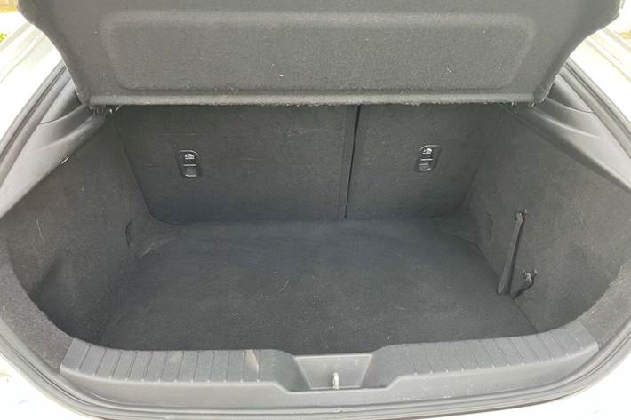 Hvid Mazda 3 fra 2019