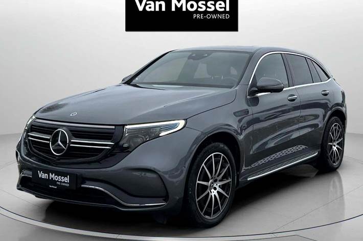 Grå Mercedes EQC400 fra 2023 set udefra