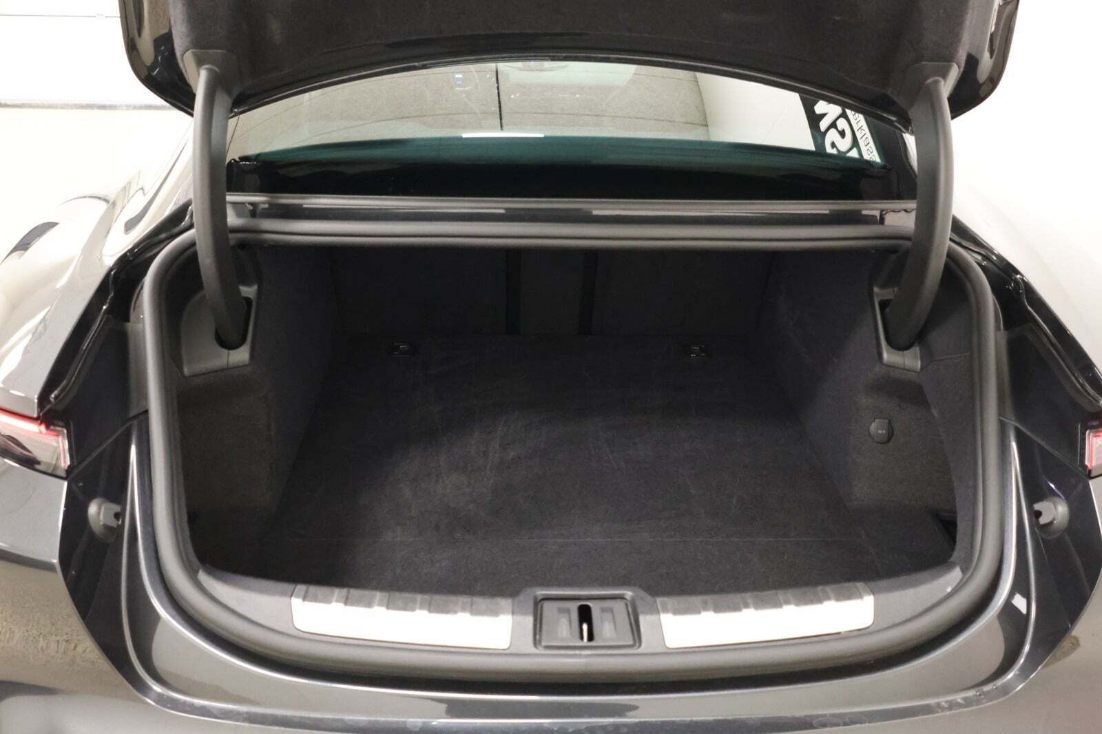 Grå Porsche Taycan 4S fra 2021