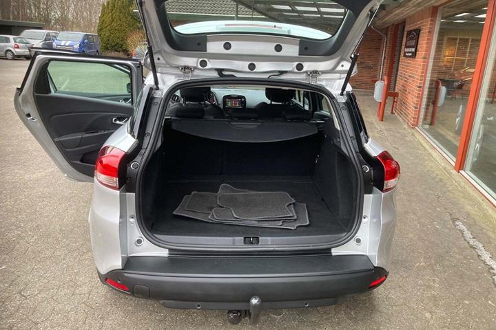 Sølv Renault Clio IV fra 2019