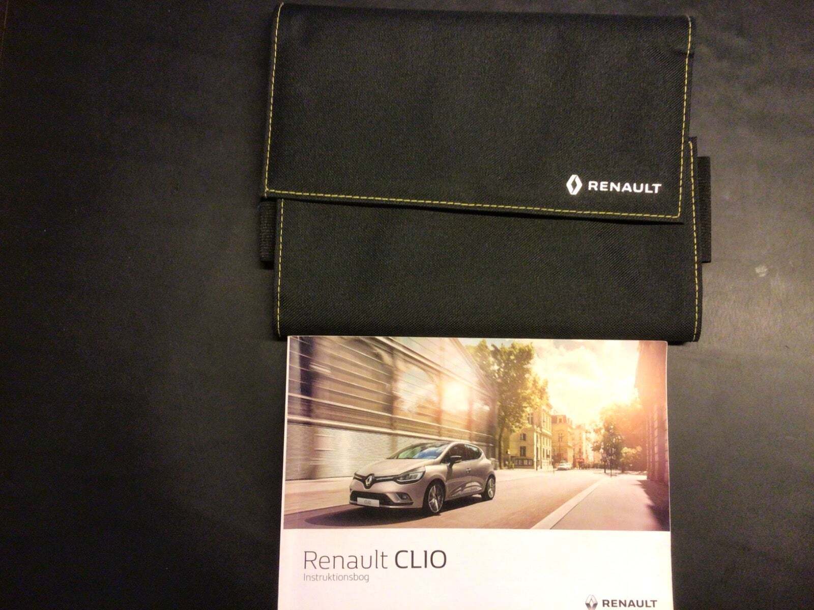 Sølv Renault Clio IV fra 2019
