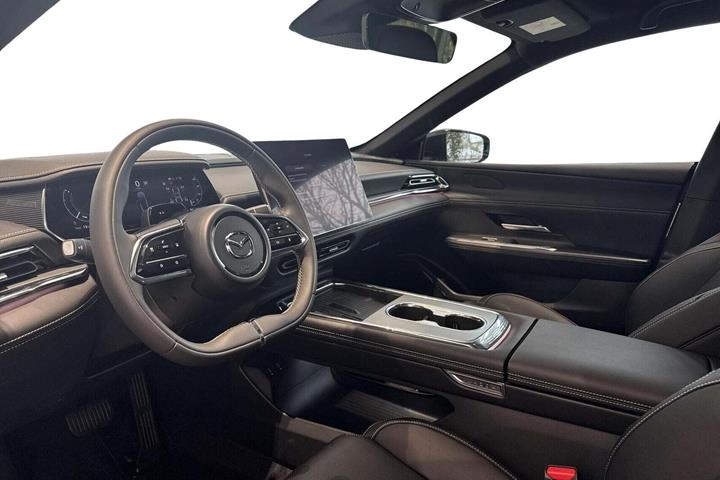 Sort Mazda 6e fra 2025