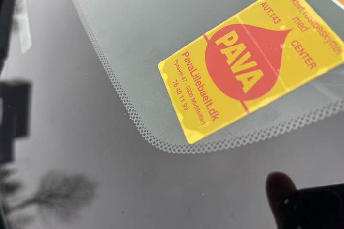 Blå Hyundai i20 fra 2016