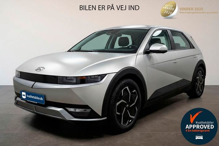Sølv Hyundai Ioniq 5 fra 2022 set udefra