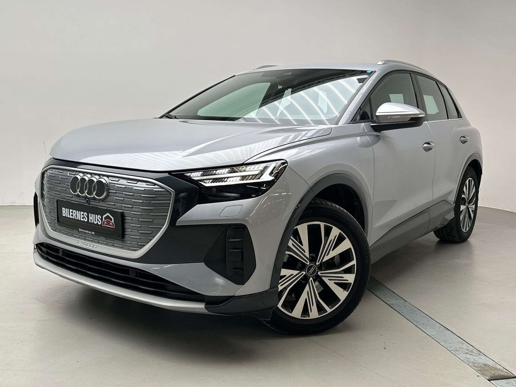 Grå Audi Q4 fra 2021