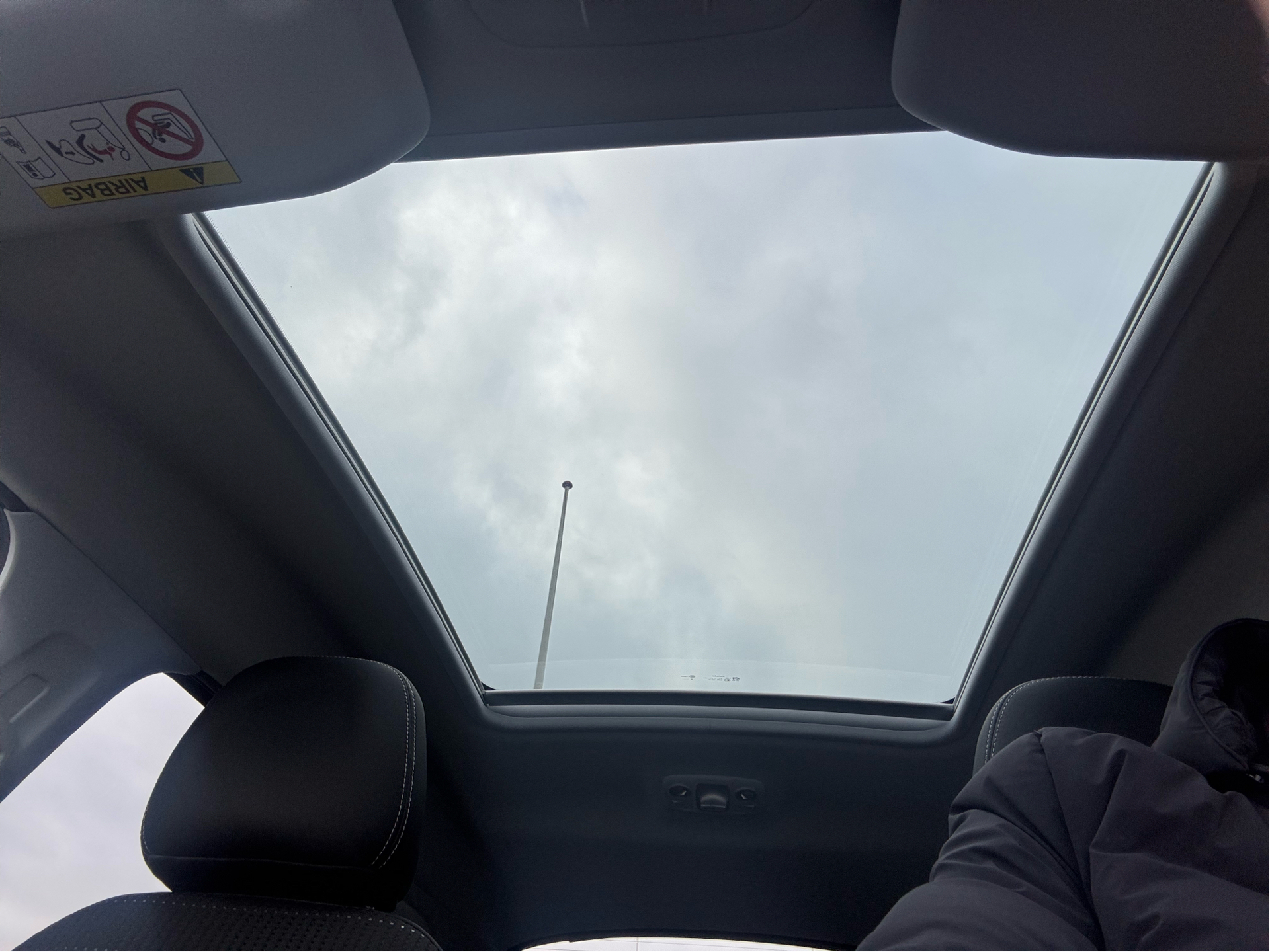 Blå Peugeot 2008 fra 2019