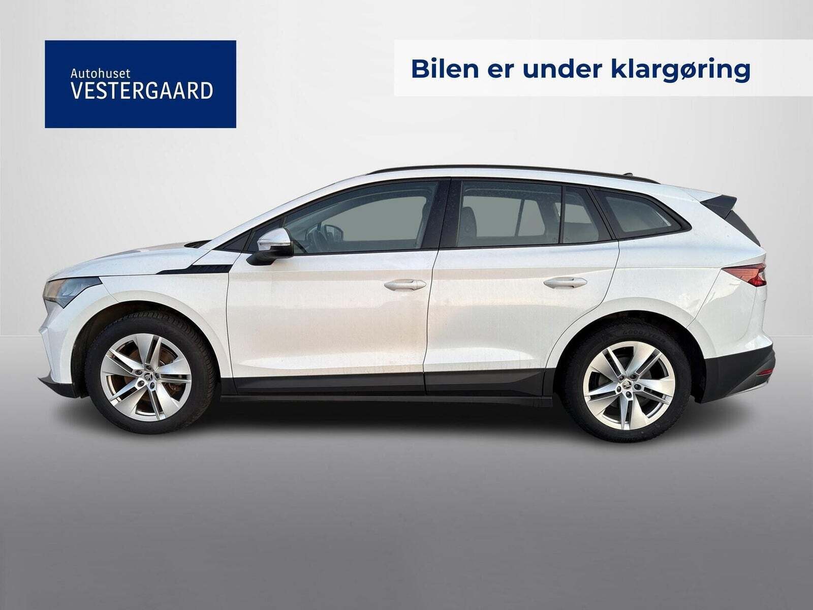 Hvid Skoda Enyaq fra 2023