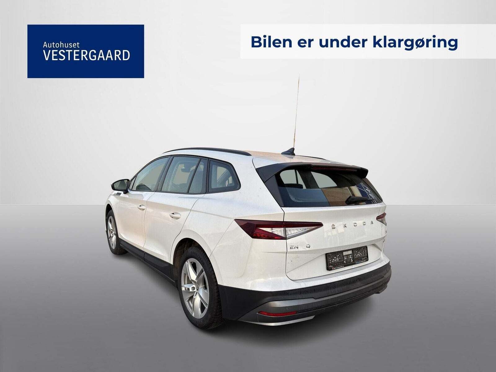 Hvid Skoda Enyaq fra 2023