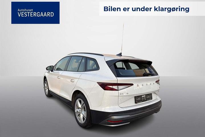 Hvid Skoda Enyaq fra 2023