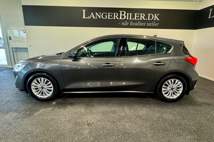 Grå Ford Focus fra 2019