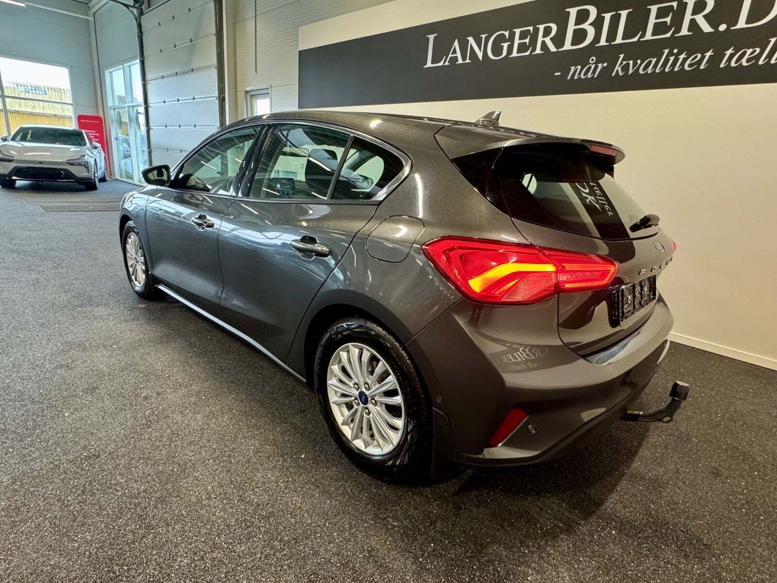 Grå Ford Focus fra 2019