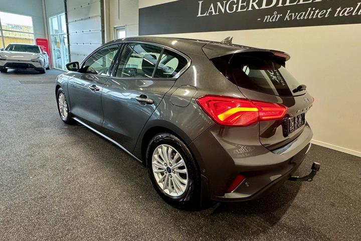 Grå Ford Focus fra 2019