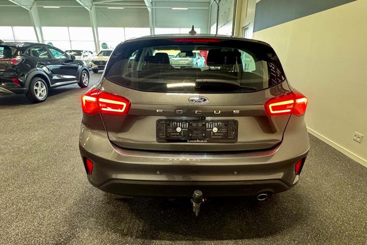 Grå Ford Focus fra 2019