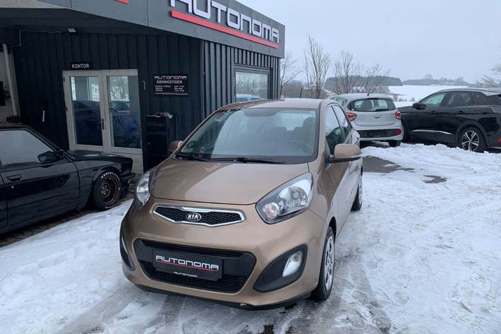 Brun Kia Picanto fra 2013 set udefra