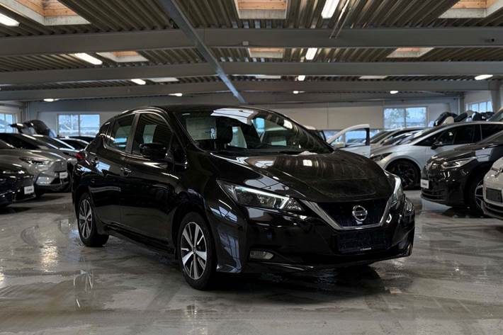 Sort Nissan Leaf fra 2021