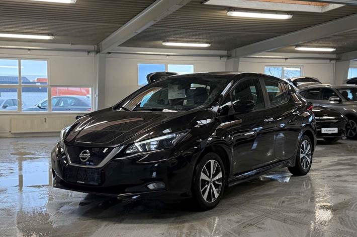Sort Nissan Leaf fra 2021