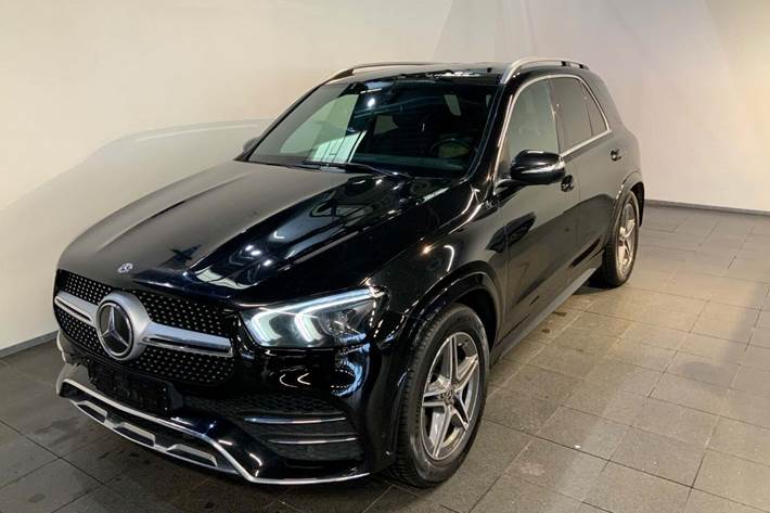 Sort Mercedes GLE350 d fra 2020 set udefra
