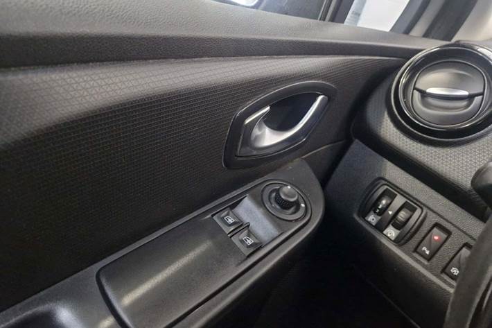 Sølv Renault Clio IV fra 2016