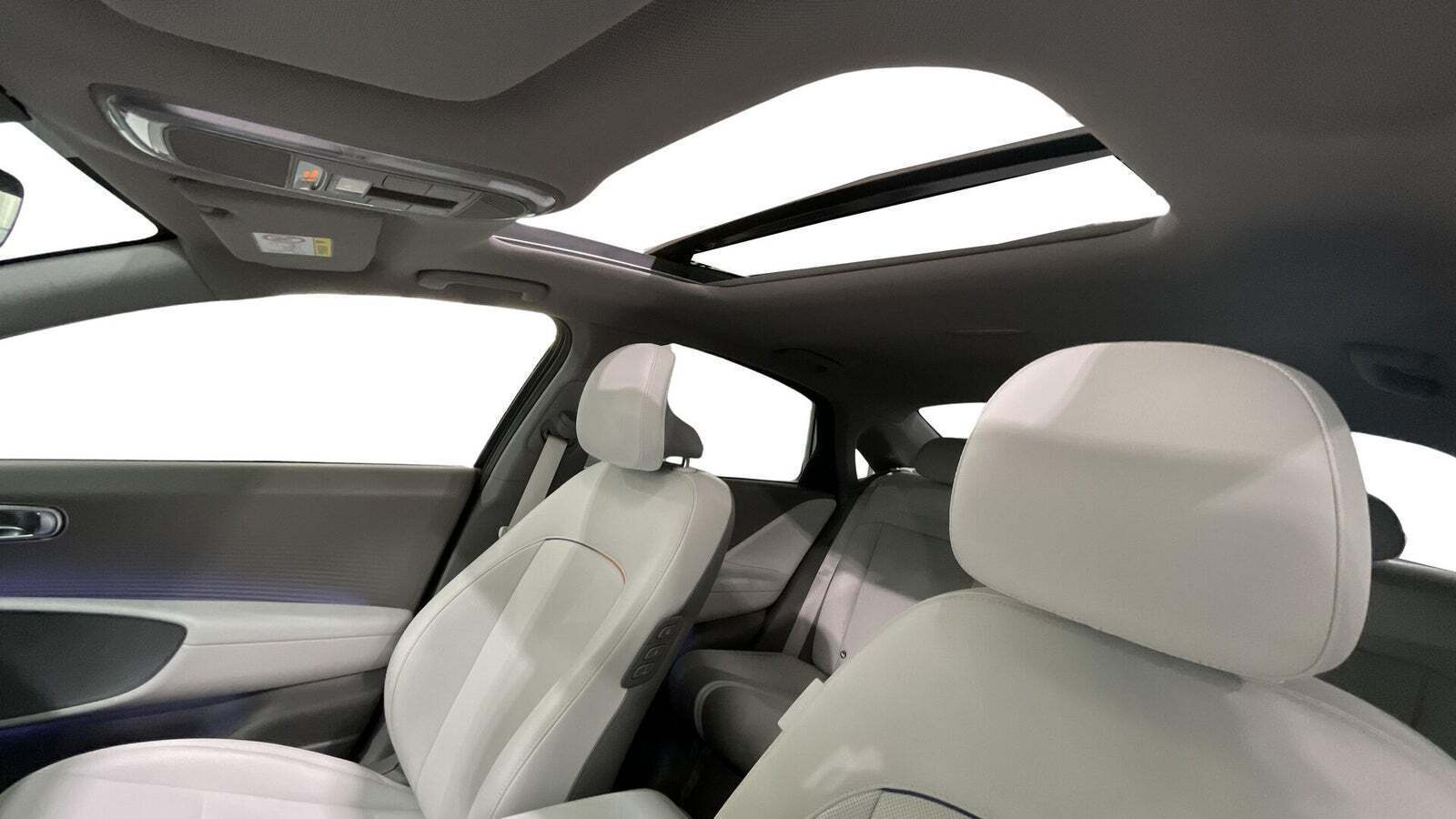 Grå Hyundai Ioniq 6 fra 2023