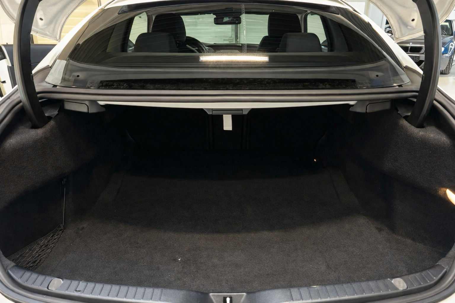 Hvid Mercedes C200 fra 2019