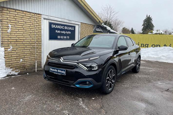 Sort Citroën ë-C4 X fra 2023 set udefra